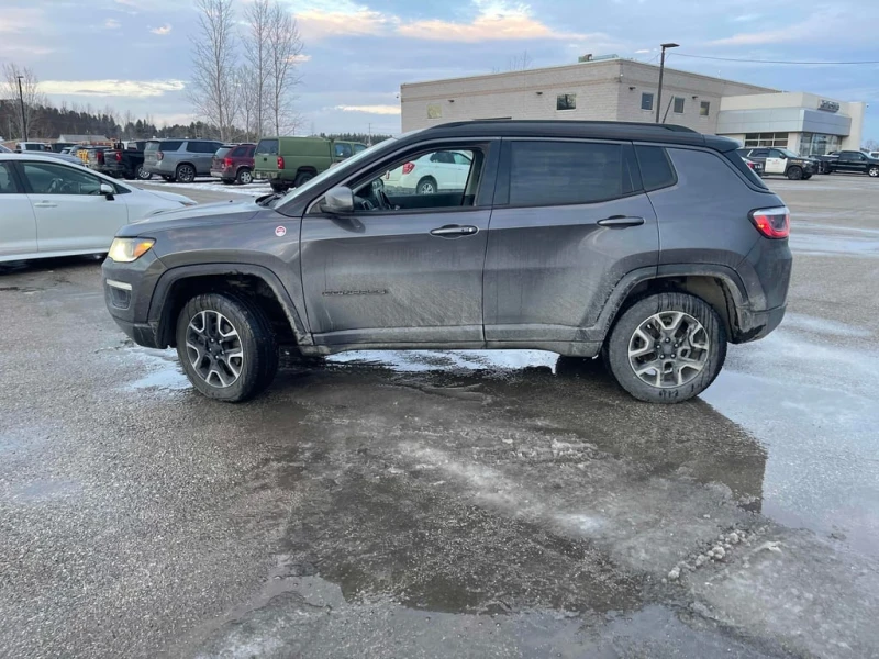 Jeep Compass * Trailhawk * CARFAX * БЕЗ ПЪРВОНАЧАЛНА ВНОСКА, снимка 2 - Автомобили и джипове - 53215214