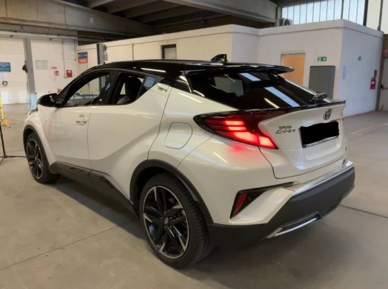Toyota C-HR GR Sport 2.0Hybrid* 1 Собственик* ПЕРФЕКТЕН* , снимка 2 - Автомобили и джипове - 53517769