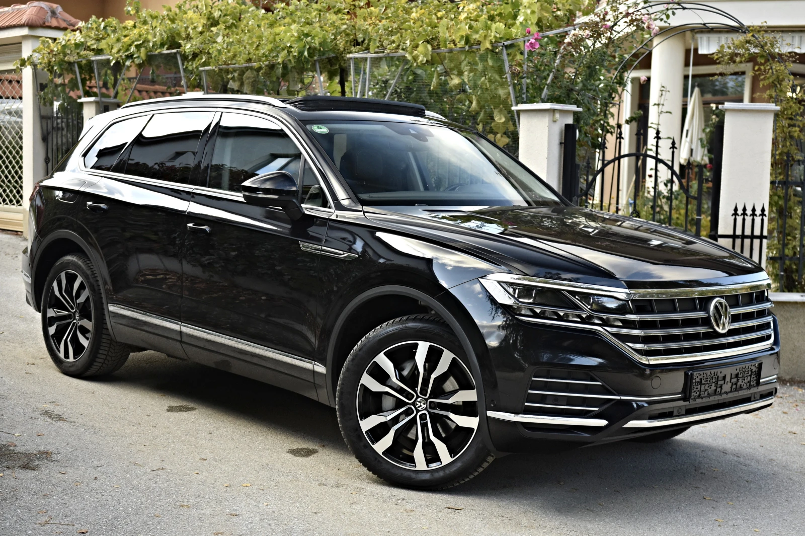 VW Touareg 3.0TDI/Camera/Panorama/Distronic/Keyless/Matrix | Mobile.bg   3