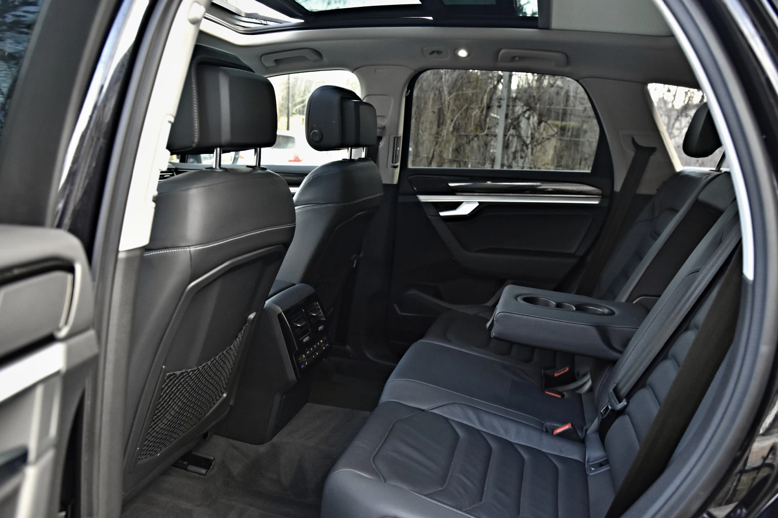 VW Touareg 3.0TDI/Camera/Panorama/Distronic/Keyless/Matrix | Mobile.bg   14