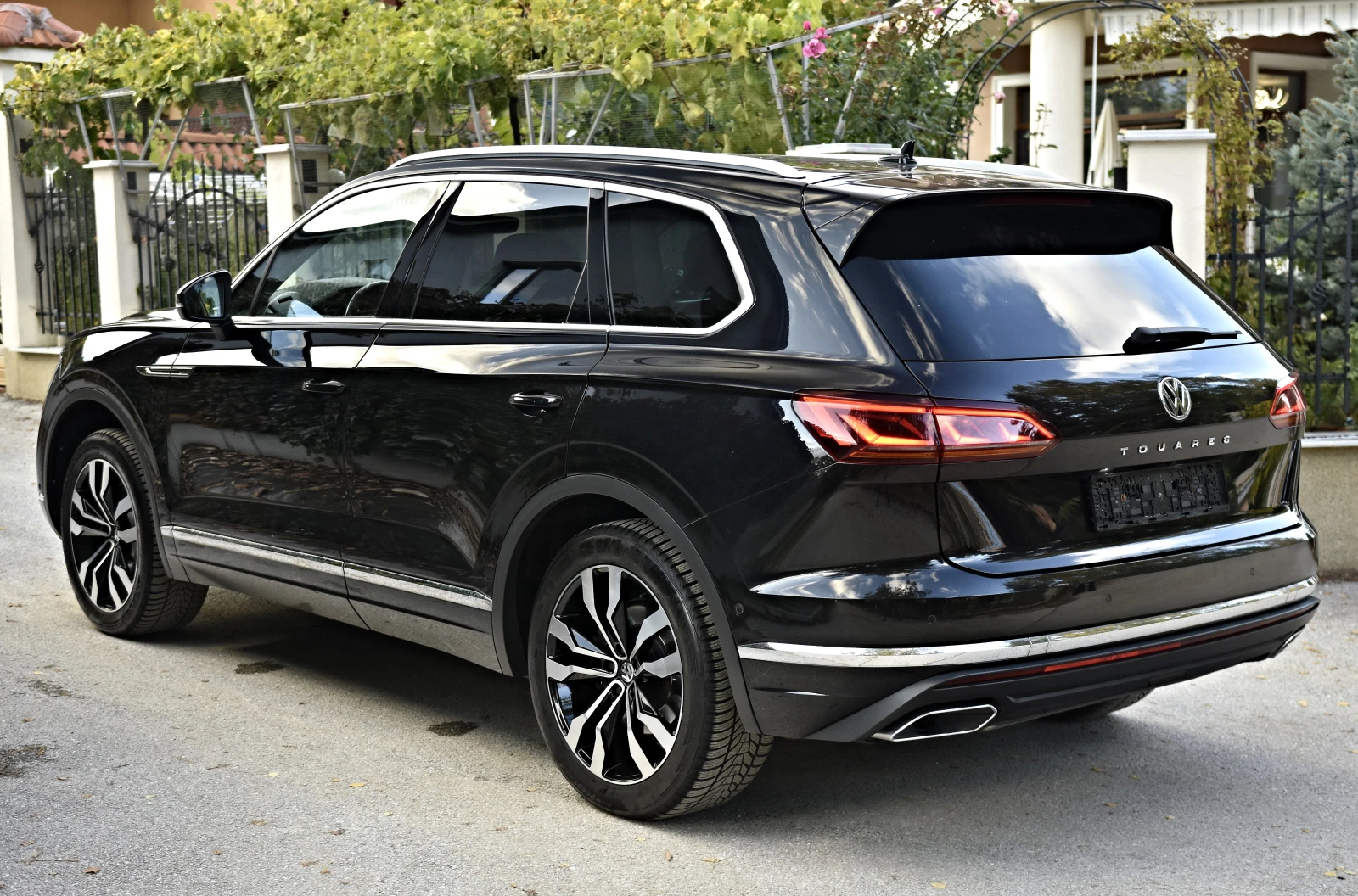 VW Touareg 3.0TDI/Camera/Panorama/Distronic/Keyless/Matrix | Mobile.bg   6