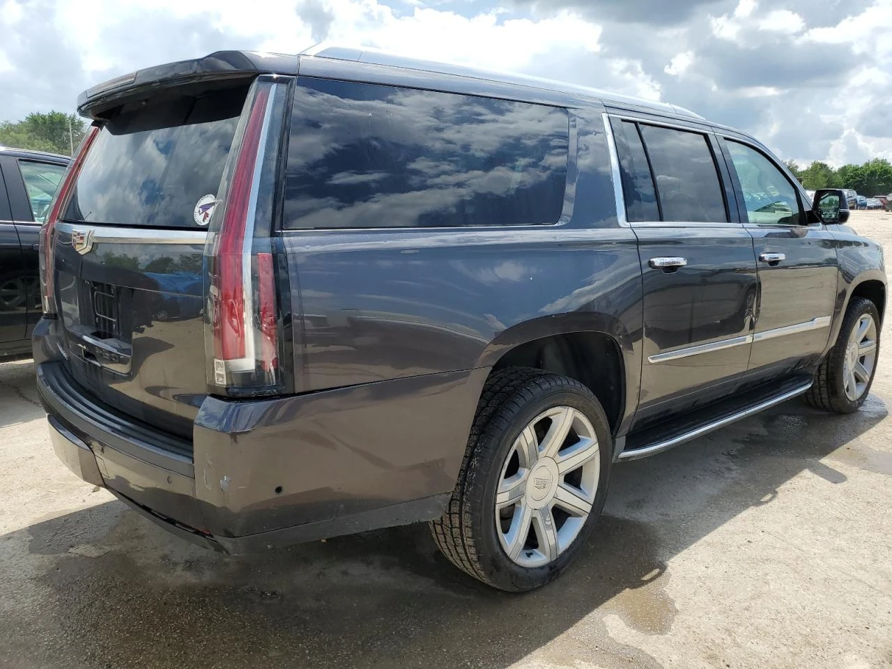 Cadillac Escalade ESV LUXURY 6.2L - изображение 6