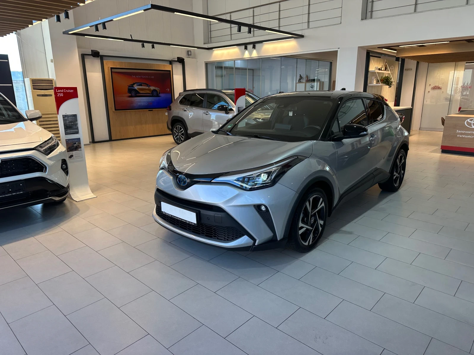 Toyota C-HR CLUB* Bitone | Mobile.bg � ����������� 2