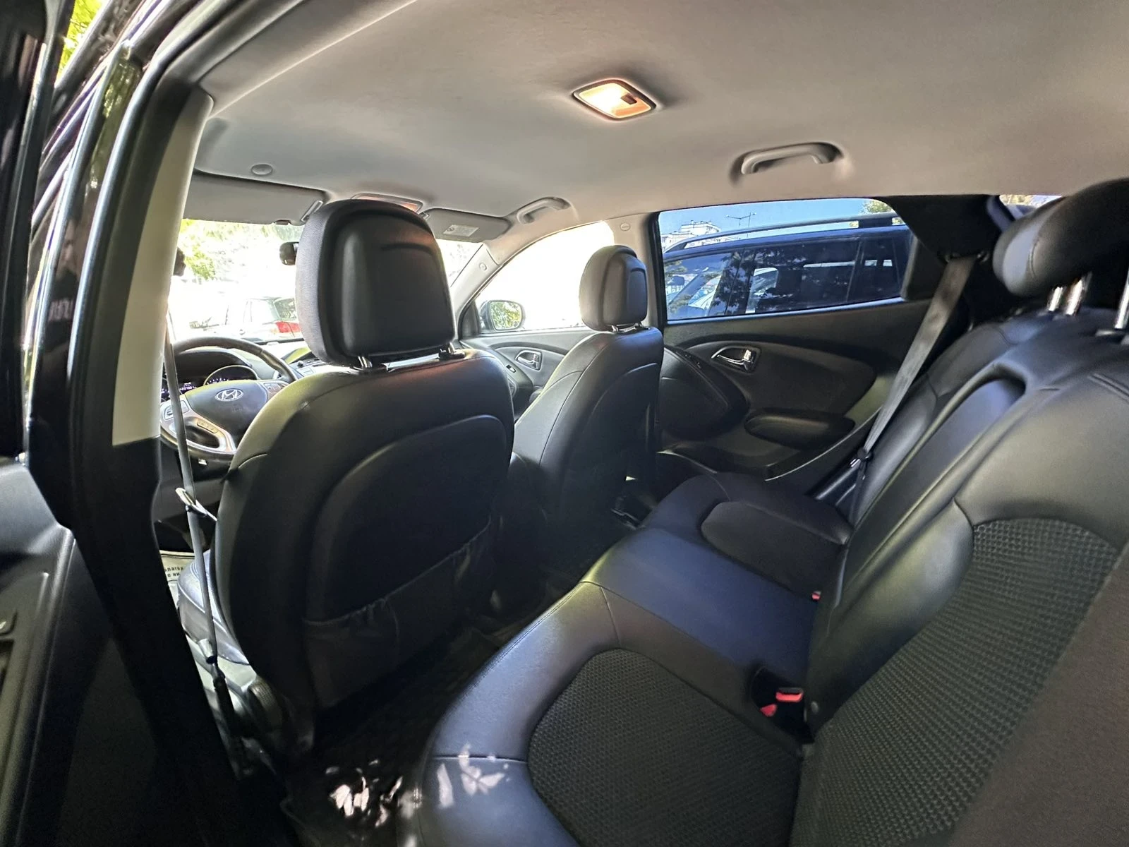 Hyundai IX35 2.0i 163ks.4x4/Швейцария , снимка 16 - Автомобили и джипове - 53807193