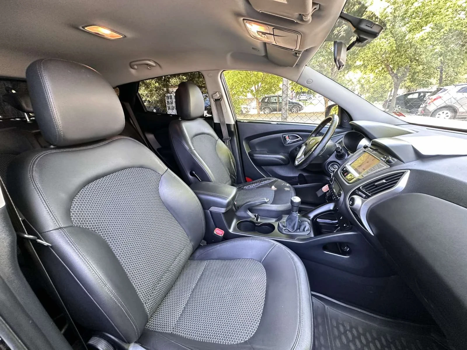Hyundai IX35 2.0i 163ks.4x4/Швейцария , снимка 13 - Автомобили и джипове - 53807193