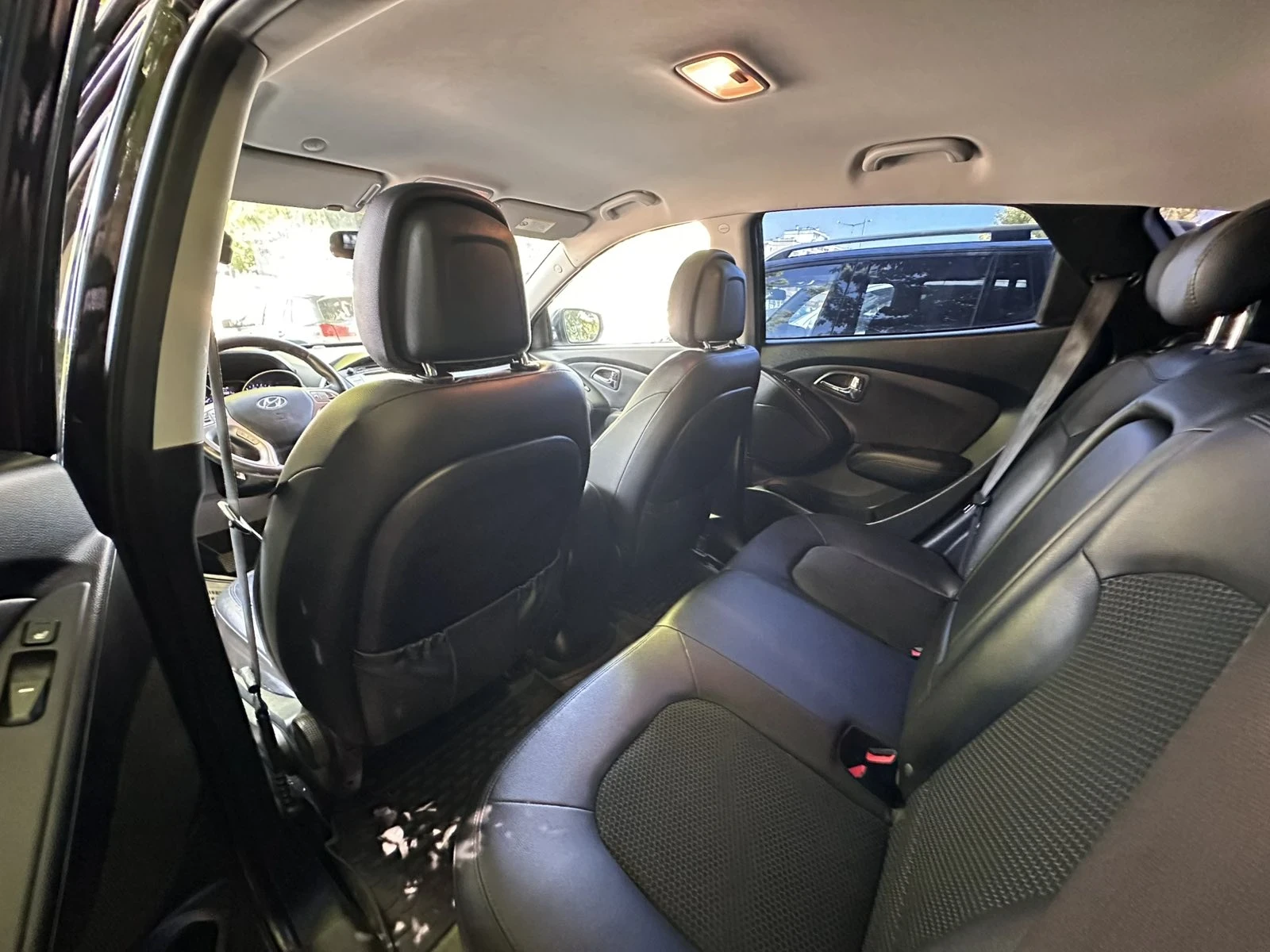 Hyundai IX35 2.0i 163ks.4x4/Швейцария , снимка 15 - Автомобили и джипове - 53807193