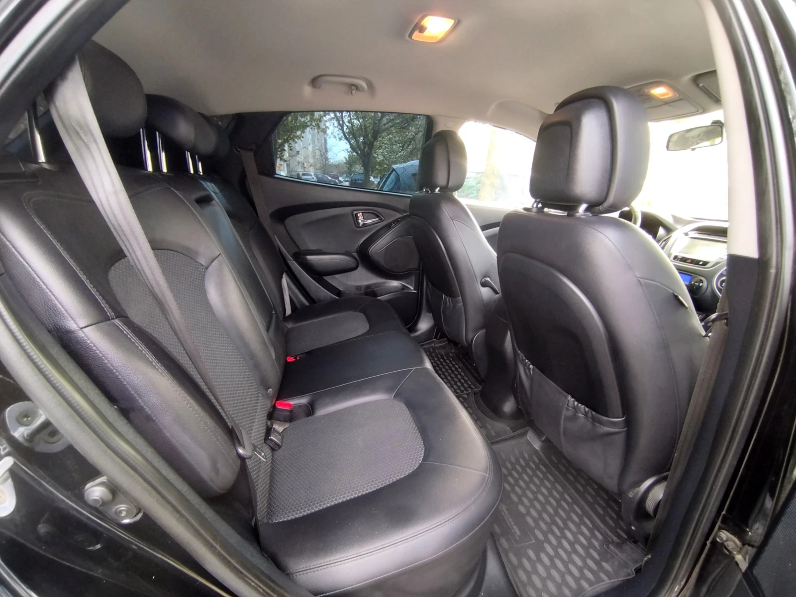 Hyundai IX35 2.0i 163ks.4x4/Швейцария , снимка 13 - Автомобили и джипове - 53807193