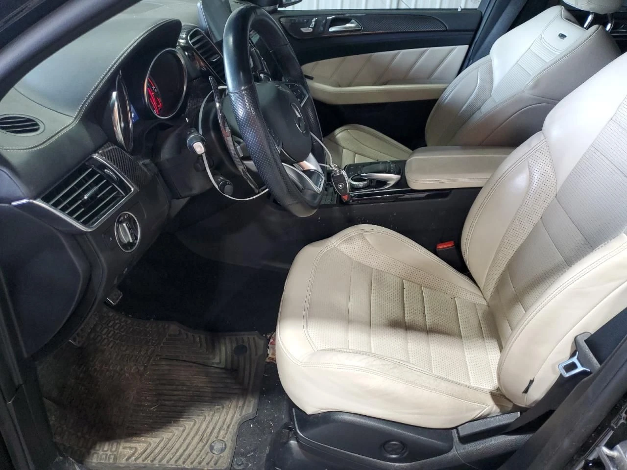 Mercedes-Benz GLE 63 S AMG, снимка 7 - Автомобили и джипове - 53829206