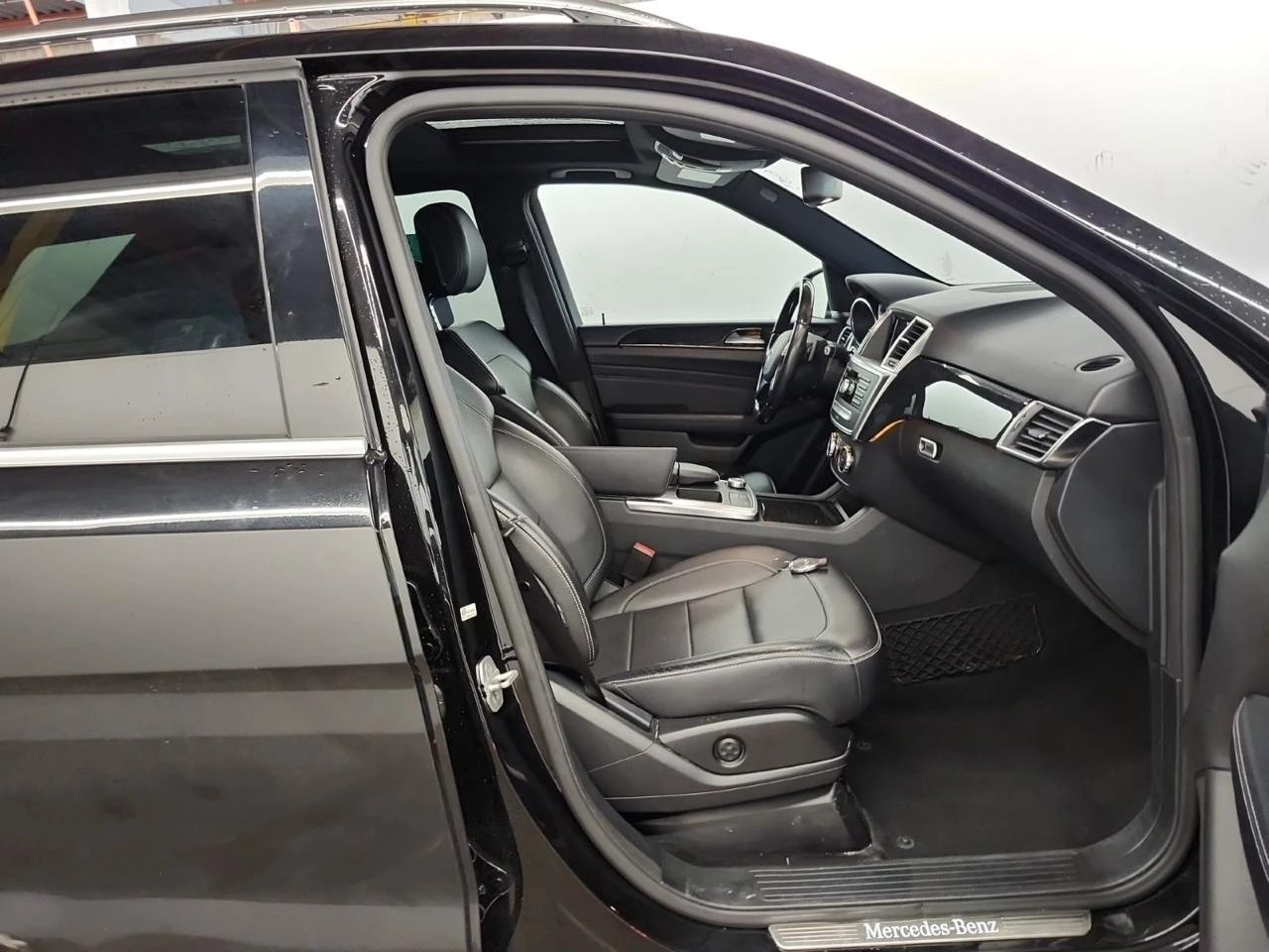 Mercedes-Benz ML 350 BlueTech* 360* AMGpack* Два комплекта джанти, снимка 17 - Автомобили и джипове - 53894262