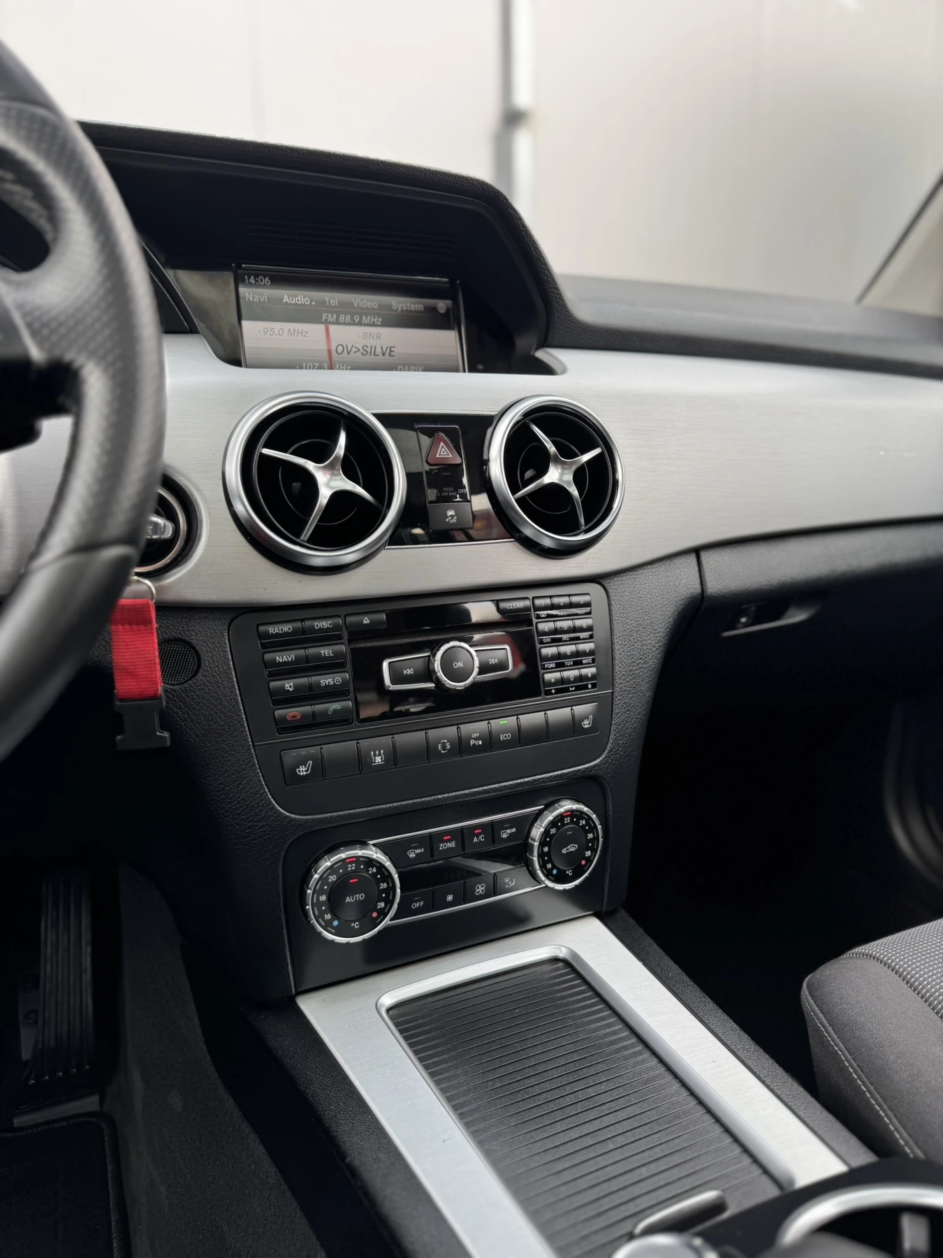 Mercedes-Benz GLK 220 CDi 4matic, снимка 12 - Автомобили и джипове - 54264596