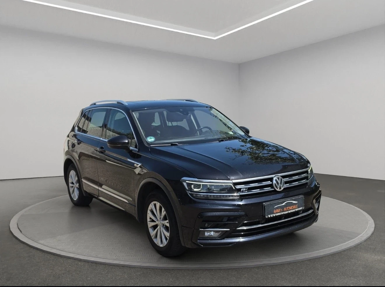 VW Tiguan 2.0TDI* 190* RLINE* 4MOTION* DSG* 360* PANO* , снимка 3 - Автомобили и джипове - 54771658