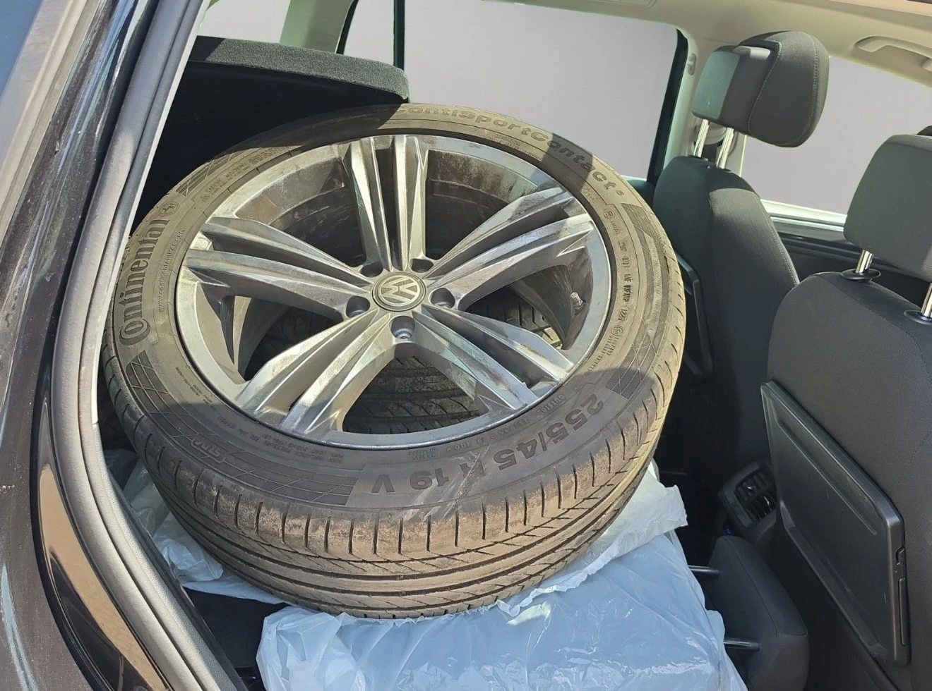 VW Tiguan 2.0TDI* 190* RLINE* 4MOTION* DSG* 360* PANO* , снимка 16 - Автомобили и джипове - 54771658