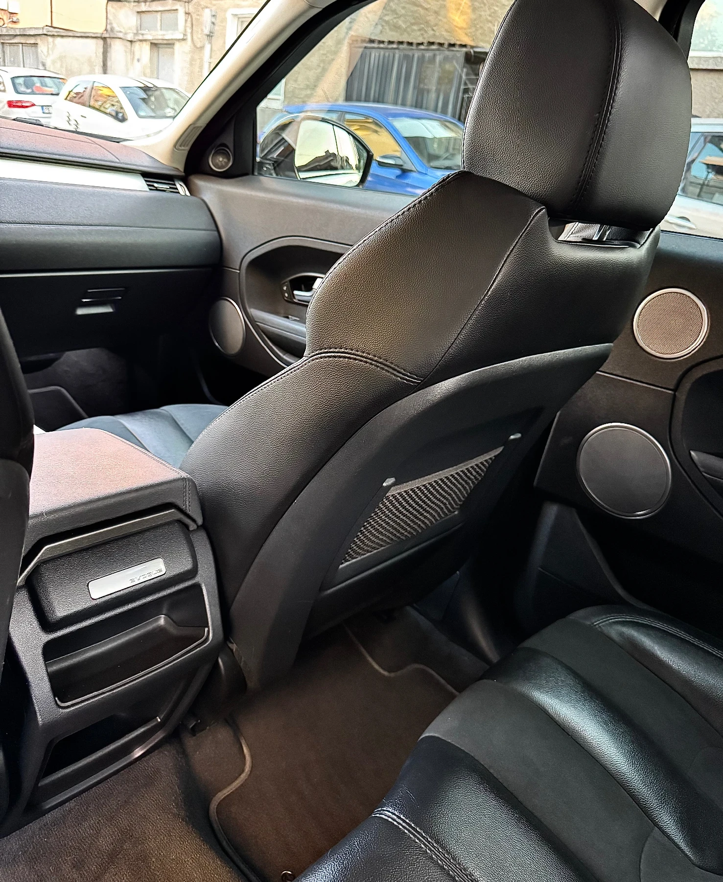 Land Rover Range Rover Evoque 2.2 дизел, снимка 9 - Автомобили и джипове - 55910794