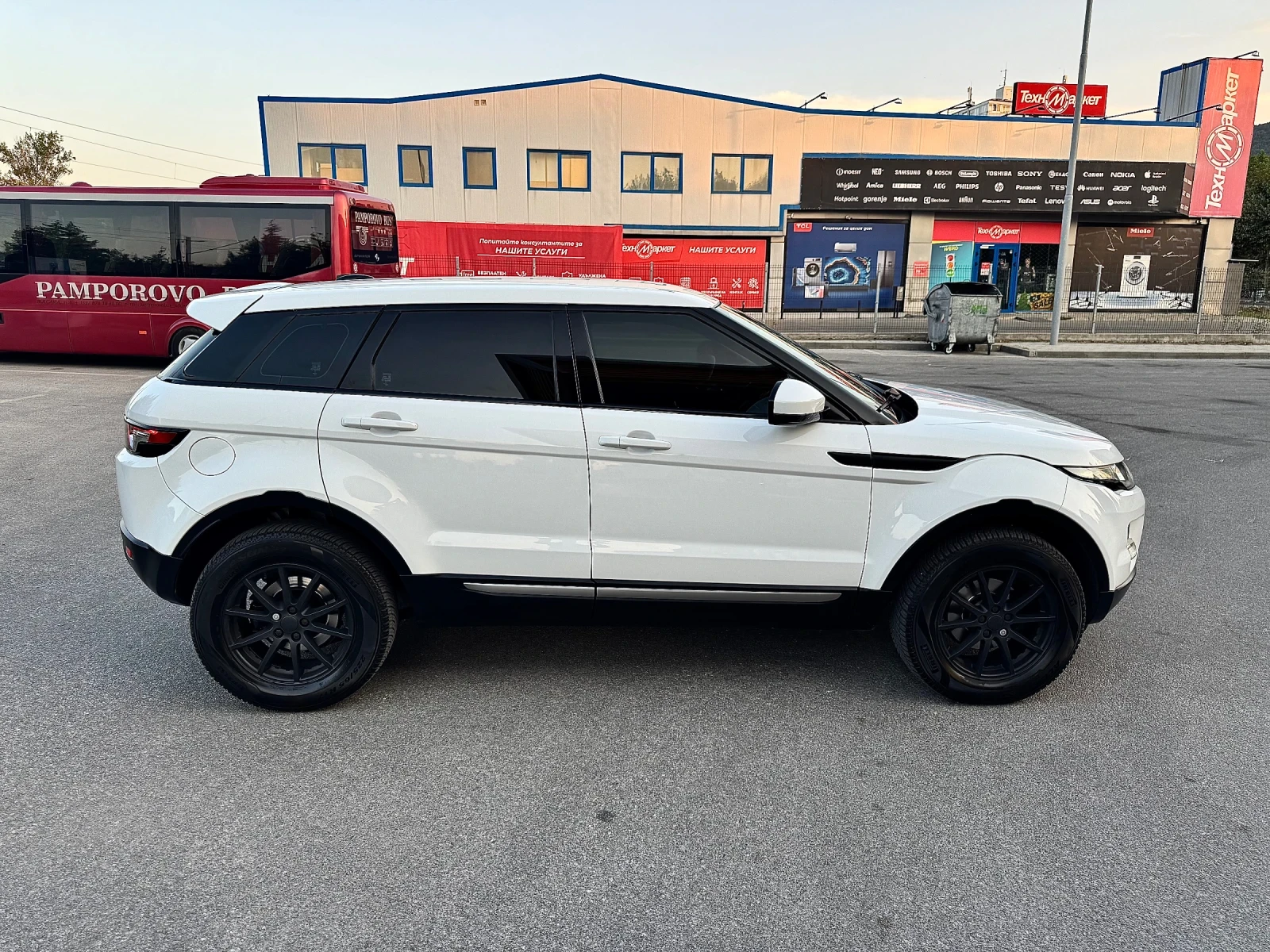 Land Rover Range Rover Evoque 2.2 дизел, снимка 4 - Автомобили и джипове - 55910794