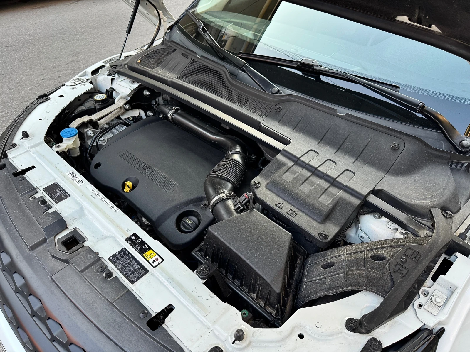 Land Rover Range Rover Evoque 2.2 дизел, снимка 8 - Автомобили и джипове - 55910794