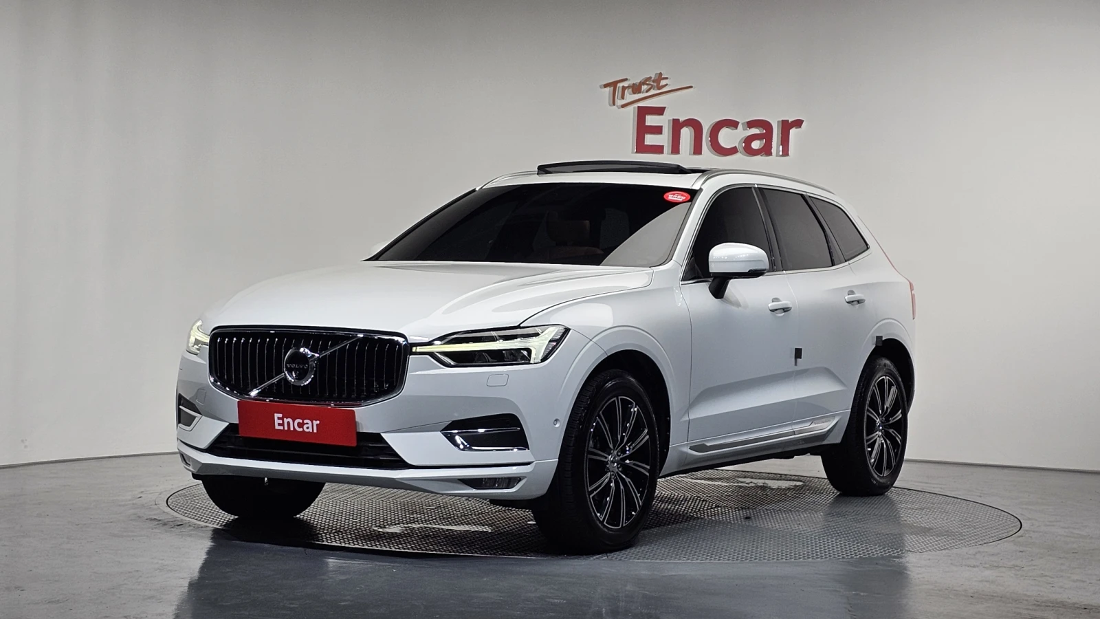 Volvo XC60 D4* МАСАЖ* ЕЛ. БАГАЖНИК* HUD* 360* КРАЙНА ЦЕНА