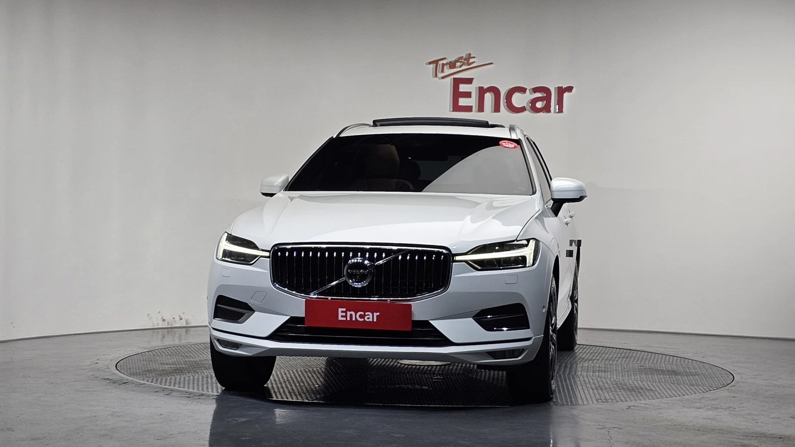 Volvo XC60 D4* МАСАЖ* ЕЛ. БАГАЖНИК* HUD* 360* КРАЙНА ЦЕНА, снимка 3 - Автомобили и джипове - 55983959