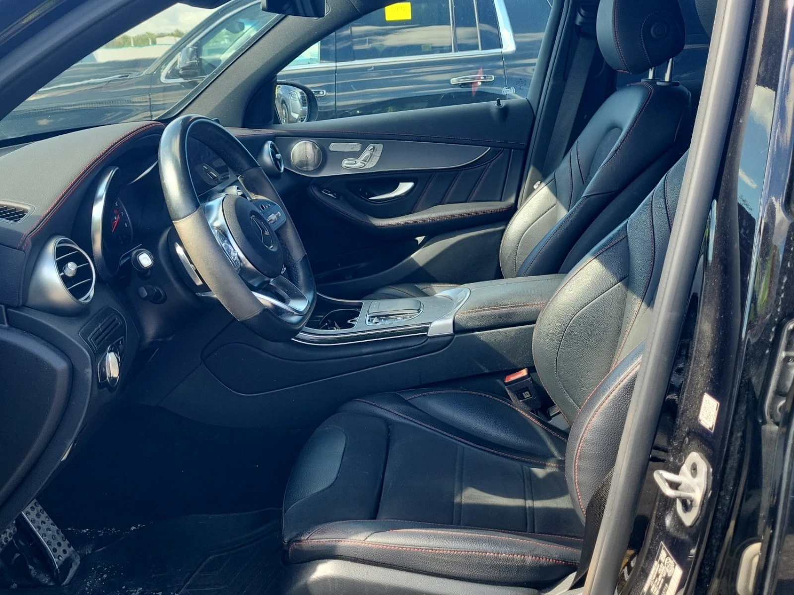 Mercedes-Benz GLC 300  COUPE / DISTRONIC / 360 / MEMORY / BURMESTER , снимка 5 - Автомобили и джипове - 56023283