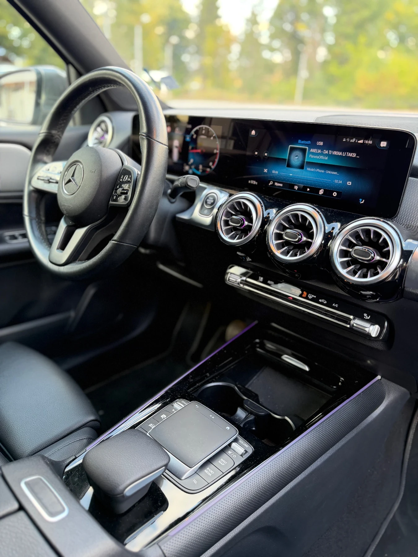 Mercedes-Benz GLB 200d, 4Matic, Масаж, Амбиент, Камера, снимка 10 - Автомобили и джипове - 56155676