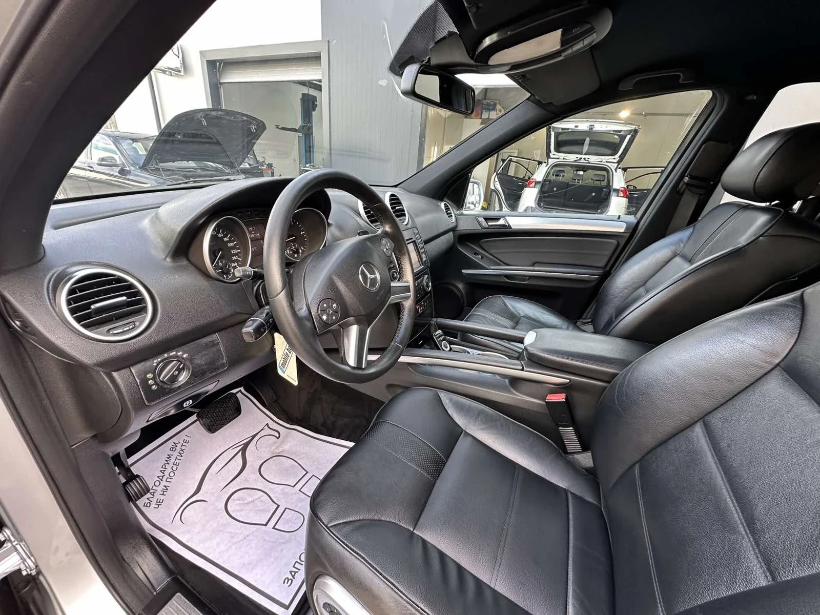 Mercedes-Benz ML 320, снимка 9 - Автомобили и джипове - 56635450