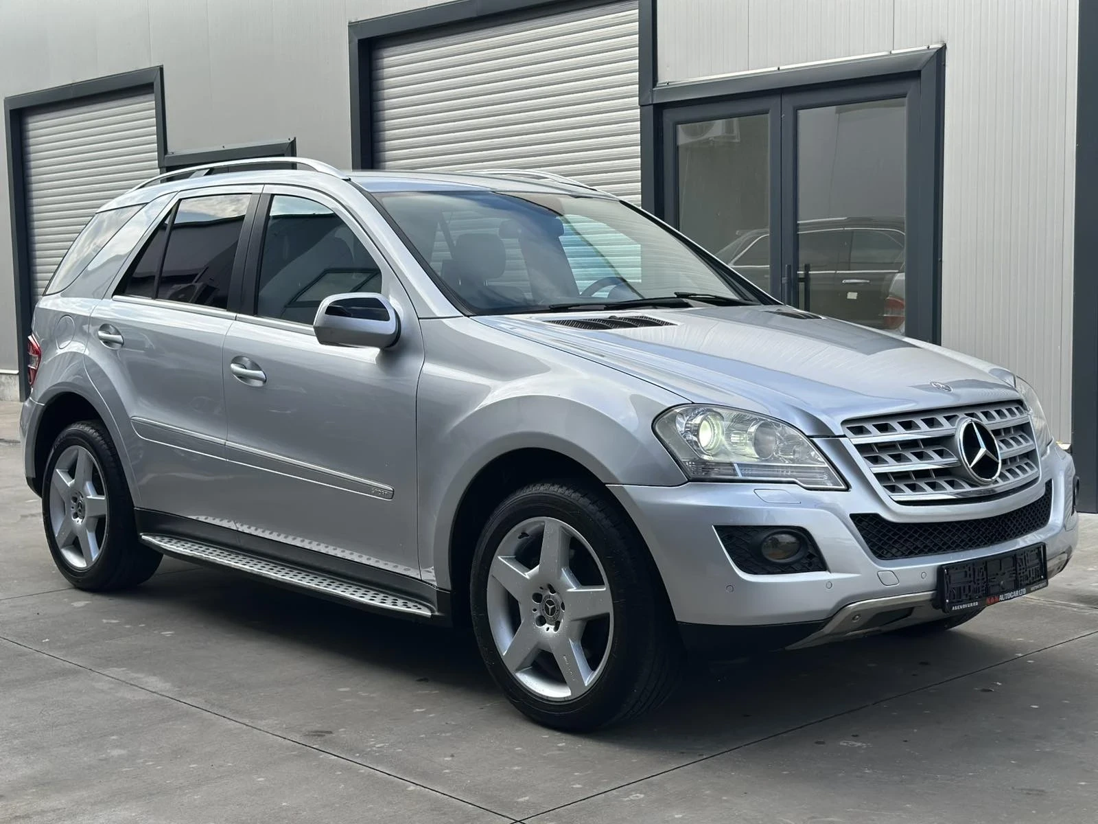 Mercedes-Benz ML 320, снимка 2 - Автомобили и джипове - 56635450