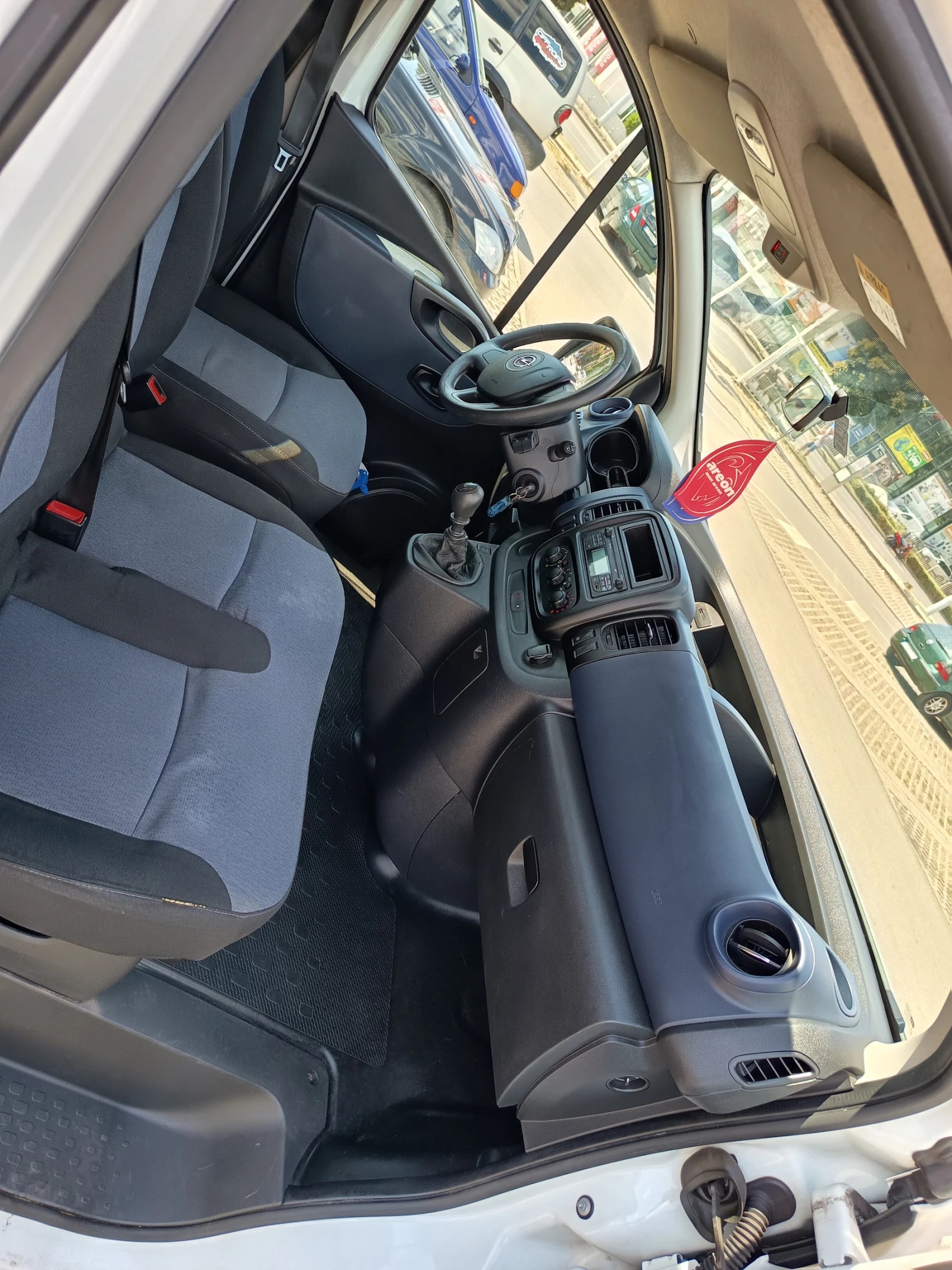 Opel Vivaro  - изображение 9