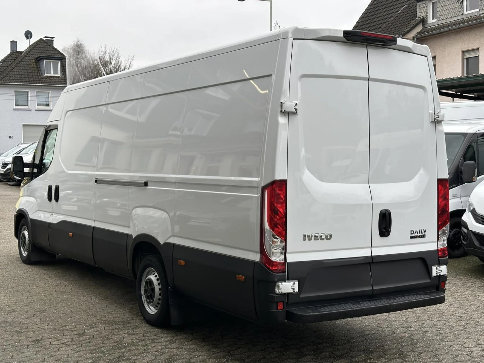 Iveco Daily 3.0 175k.c. 8G Himatic, снимка 3 - Бусове и автобуси - 53852236