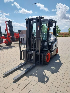 Мотокар Bobcat D30NXP, снимка 2