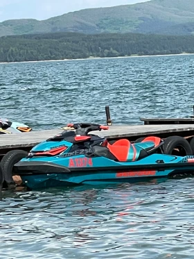 Джет Bombardier Sea Doo 230 Wake Pro, снимка 4 - Воден транспорт - 49504331