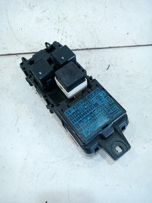 Бушонно табло Мицубиши Спейс Стар 1.3Б (под волан)