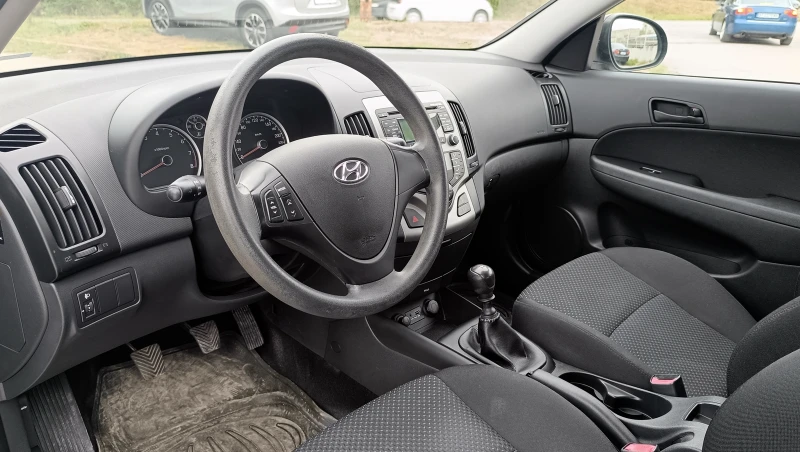 Hyundai I30 1.4i, снимка 11 - Автомобили и джипове - 47084140