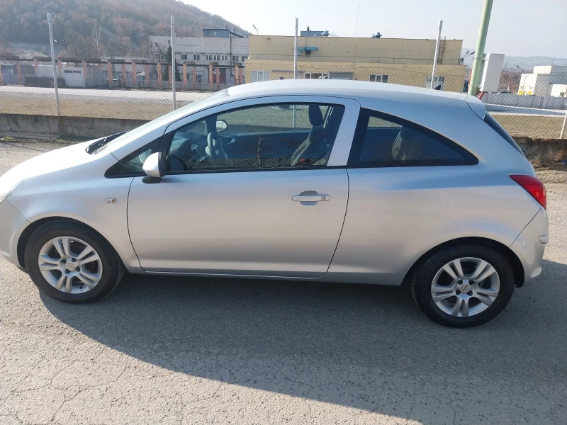 Opel Corsa D, снимка 3 - Автомобили и джипове - 49041868