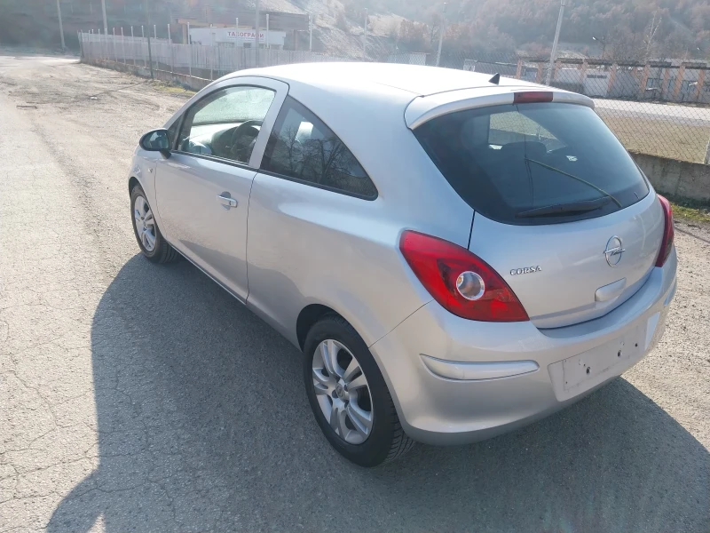 Opel Corsa D, снимка 4 - Автомобили и джипове - 49041868