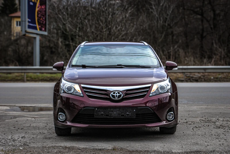 Toyota Avensis 1.8i 147HP AUTOMATIC С Гаранция!, снимка 2 - Автомобили и джипове - 49477338