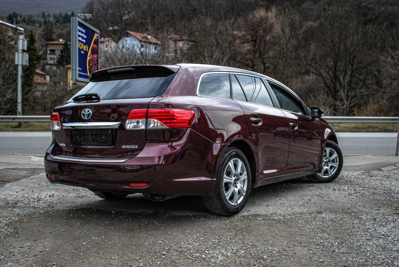 Toyota Avensis 1.8i 147HP AUTOMATIC С Гаранция!, снимка 4 - Автомобили и джипове - 49477338