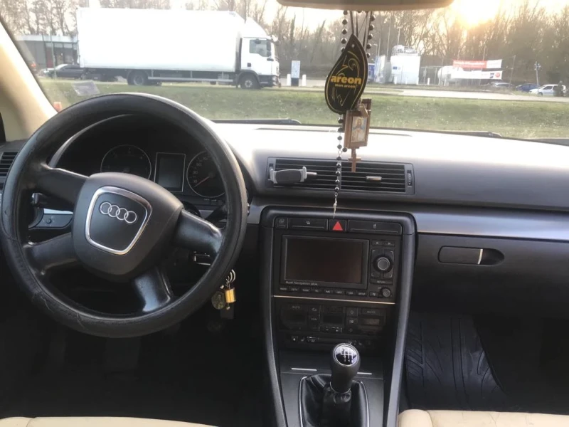 Audi A4, снимка 4 - Автомобили и джипове - 52659832