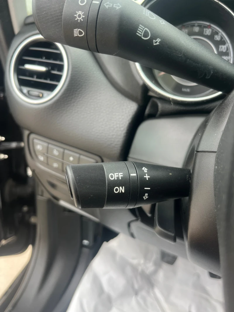 Fiat Punto 1.3 Mjet, снимка 13 - Автомобили и джипове - 52350498