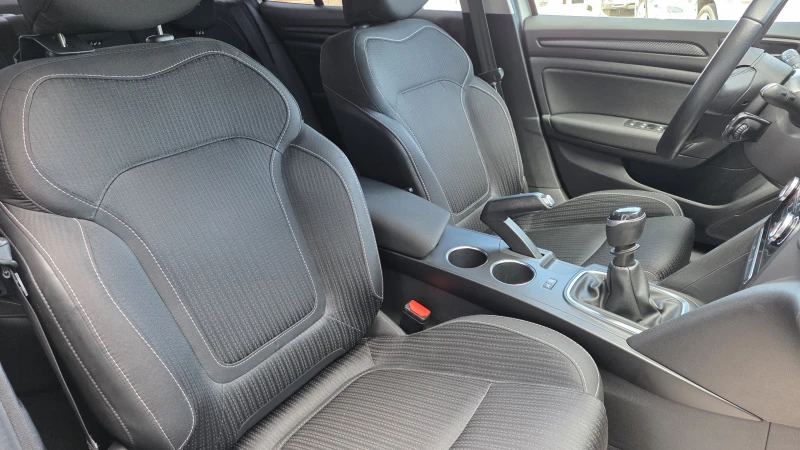 Renault Megane SEDANE 1.3TCe 140к.с., снимка 14 - Автомобили и джипове - 52445722