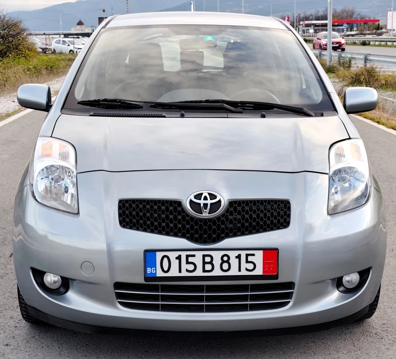 Toyota Yaris 1.0i 70ks, снимка 2 - Автомобили и джипове - 52633007