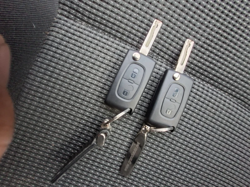 Peugeot 5008 1.6 HDI 112 коня, снимка 11 - Автомобили и джипове - 52777019