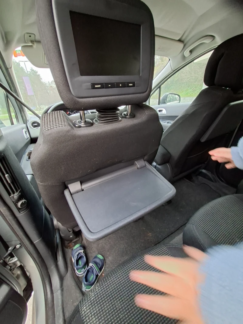 Peugeot 5008 1.6 HDI 112 коня, снимка 9 - Автомобили и джипове - 52777019