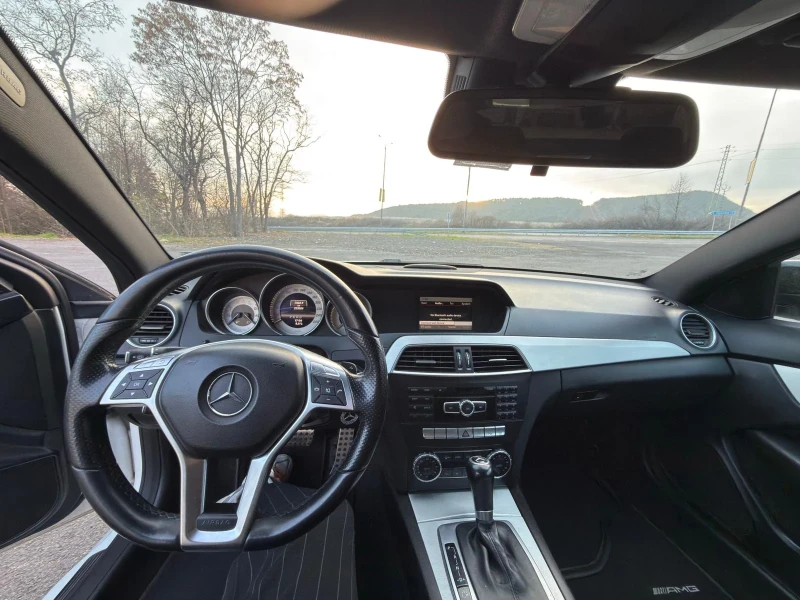 Mercedes-Benz C 220 7G+ AMG, снимка 10 - Автомобили и джипове - 52899101