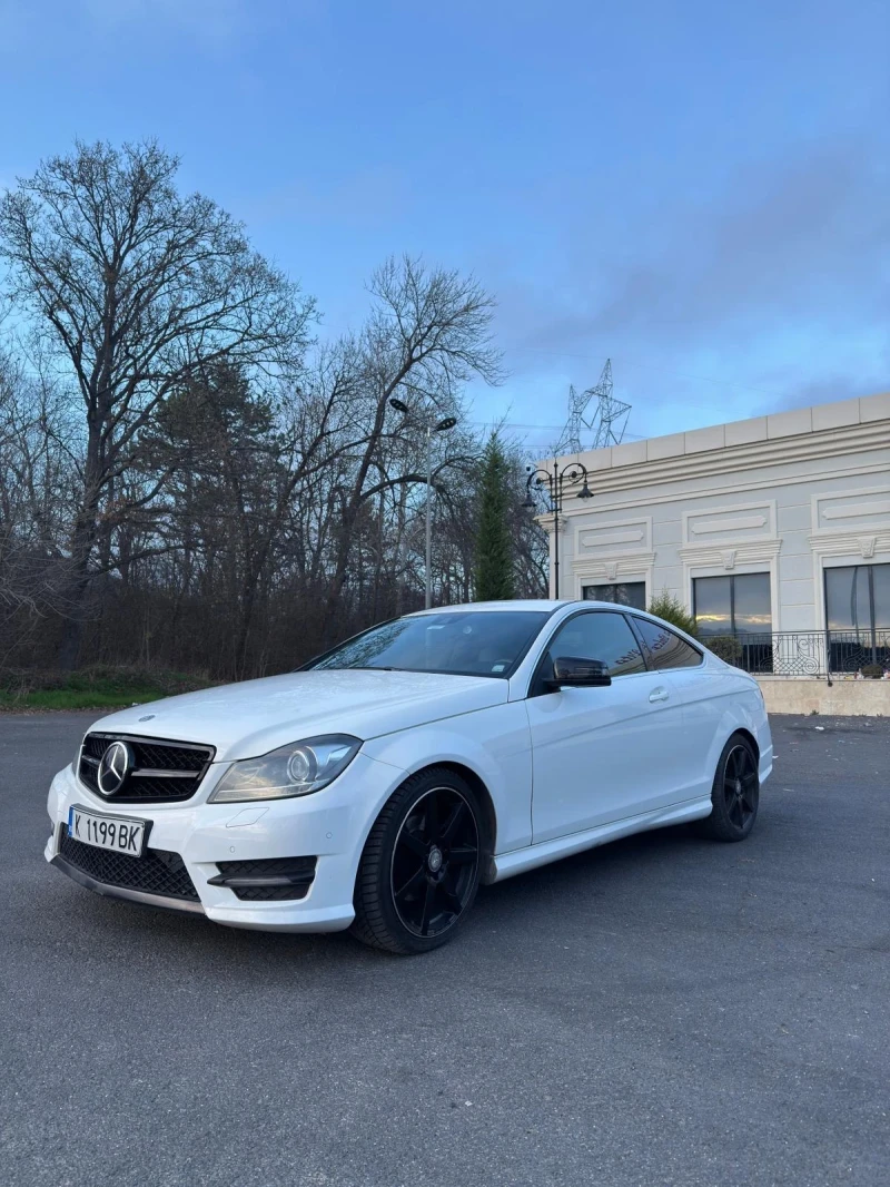 Mercedes-Benz C 220 7G+ AMG, снимка 3 - Автомобили и джипове - 52899101