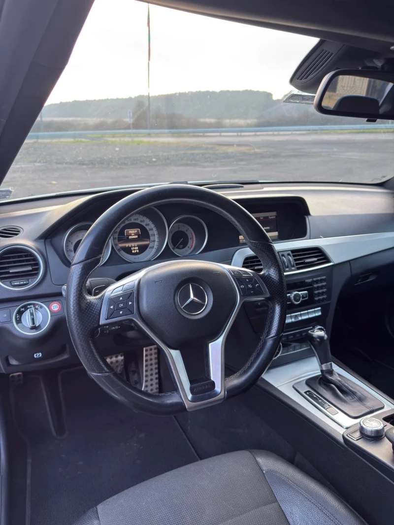 Mercedes-Benz C 220 7G+ AMG, снимка 9 - Автомобили и джипове - 52899101