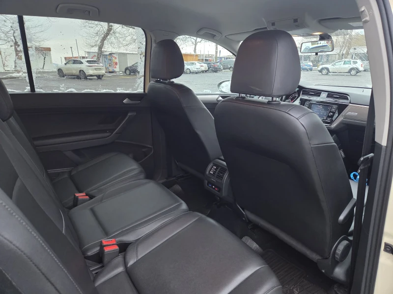 VW Touran 2.0 Действащ TUV, снимка 11 - Автомобили и джипове - 53327747