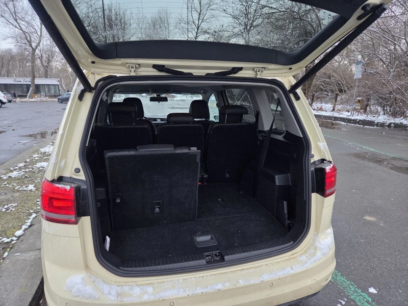 VW Touran 2.0 Действащ TUV, снимка 12 - Автомобили и джипове - 53327747