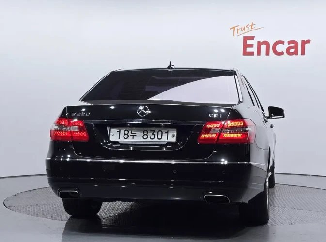 Mercedes-Benz E 220 Avantgarde - изображение 4