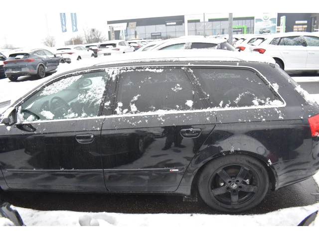 Audi A4 2.0TDI Германия S-Line Нави Климатроник Темпомат - изображение 8