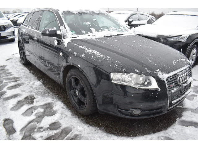 Audi A4 2.0TDI Германия S-Line Нави Климатроник Темпомат - изображение 3