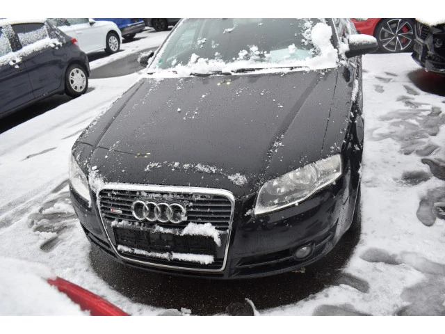 Audi A4 2.0TDI Германия S-Line Нави Климатроник Темпомат - изображение 2